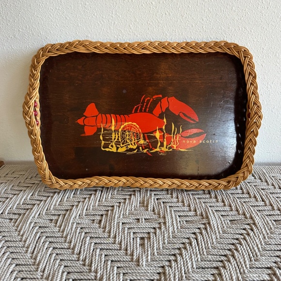Vintage Nova Scotia Souvenir Tray – Lobster Design with Wicker Edge - Picture 4 of 8